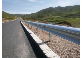 云南省公路波形护栏工程